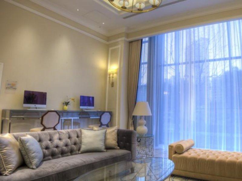 Court Center, 4*